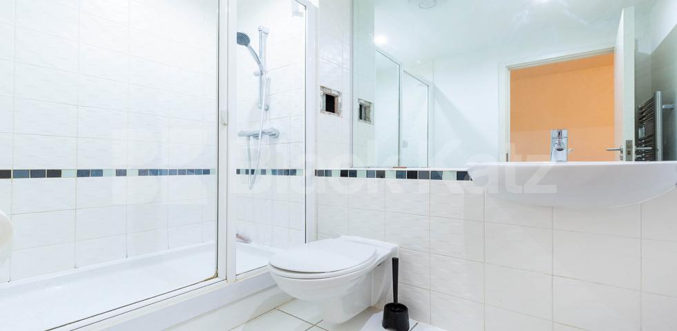 			2 BED 2 BATH!, 2 Bedroom, 1 bath, 1 reception Flat			 Eden Grove, HOLLOWAY 